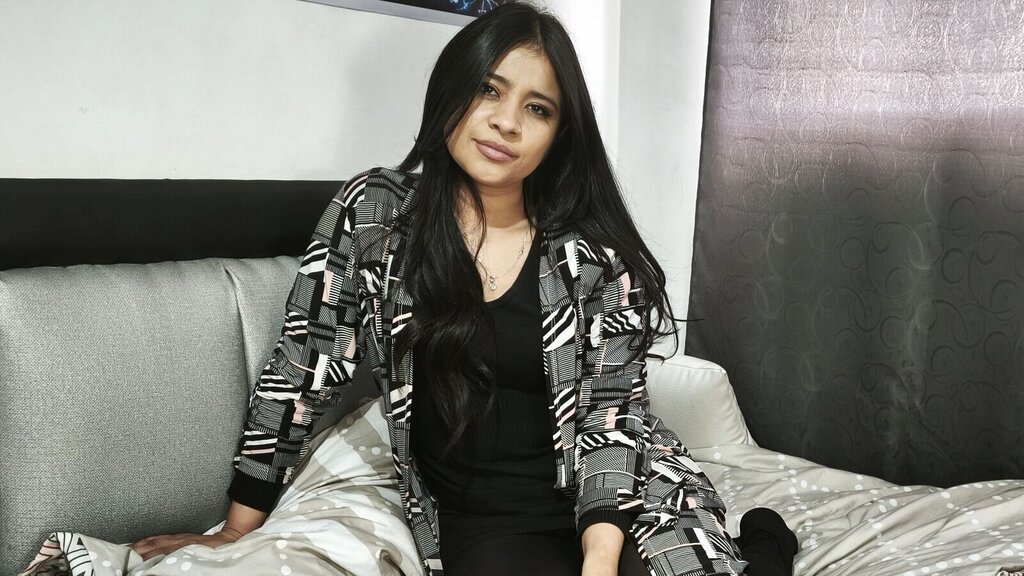 MiaIsabella