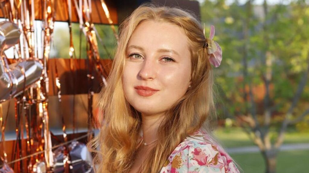 AngieBlond