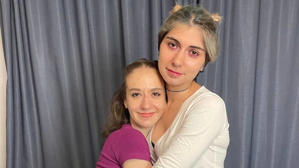 LunaAndValentina